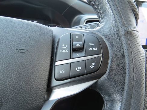 Used 2020 Ford Explorer Limited RWD image 12