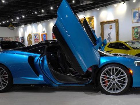 Used 2022 McLaren GT RWD image 18