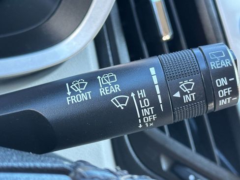 Used 2016 Chevrolet Equinox LTZ w/ Enhanced Convenience Package image 35