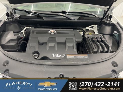 Used 2016 Cadillac SRX Luxury image 16