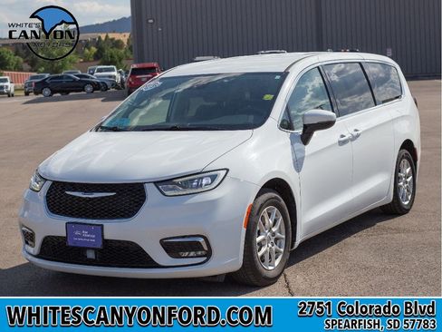 Used 2023 Chrysler Pacifica Touring-L FWD image 15