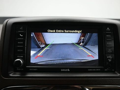 Used 2014 Chrysler Town & Country Touring image 17