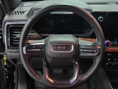 Used 2025 GMC Canyon AT4 w/ LPO, Off Road Lift Package AWD/4WD image 9