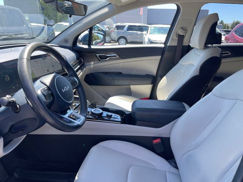 Used 2023 Kia Sportage EX AWD/4WD image 5