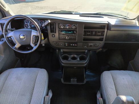 Used 2017 Chevrolet Express 2500 LS image 27