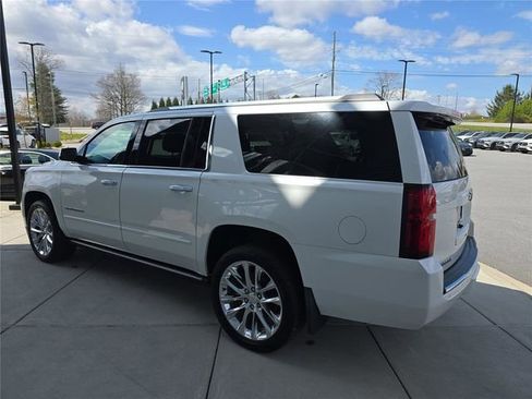 Used 2019 Chevrolet Suburban Premier w/ Premier Plus Edition image 6