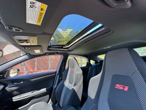 Used 2017 Honda Civic Si image 9