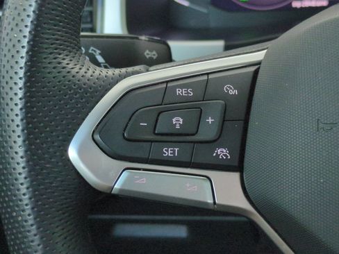 Used 2023 Volkswagen Atlas SEL R-Line AWD/4WD image 37
