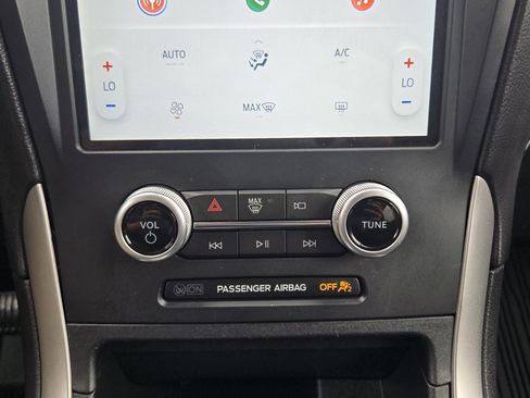 Used 2022 Ford Edge SE image 14