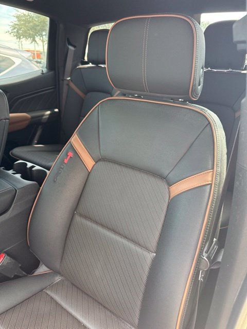 Used 2023 GMC Canyon AT4 w/ AT4 Premium Package AWD/4WD image 5