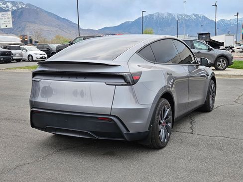 Used 2026 Tesla Model Y 2WD image 3