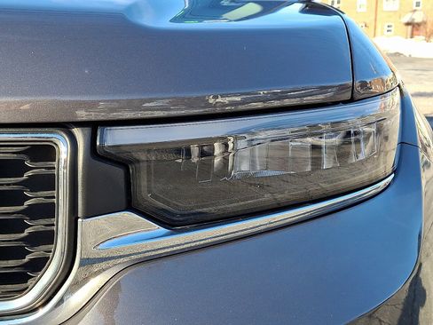 Used 2023 Jeep Grand Cherokee L Laredo image 9