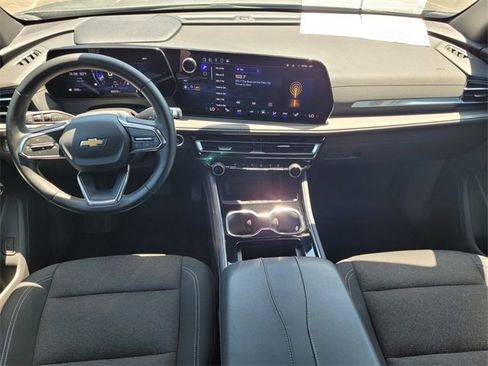 Used 2024 Chevrolet Traverse LT image 10