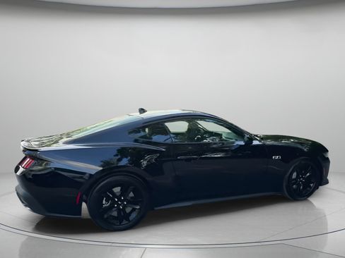 Used 2025 Ford Mustang GT RWD image 31