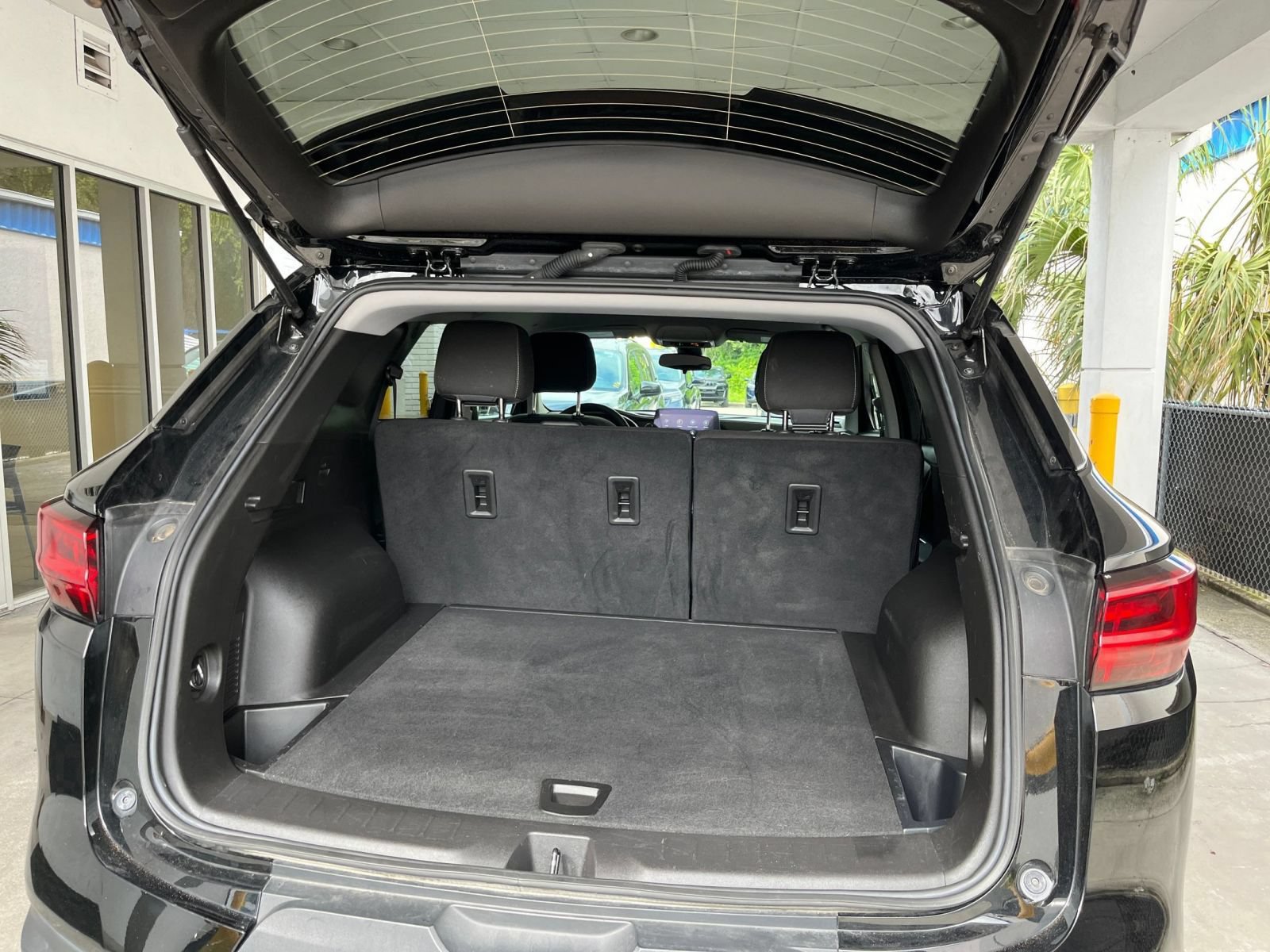 Used 2025 Chevrolet Blazer LT FWD image 30