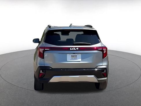 Used 2025 Kia Seltos S image 12