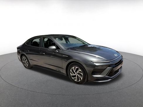 Used 2026 Hyundai Sonata Blue FWD image 2