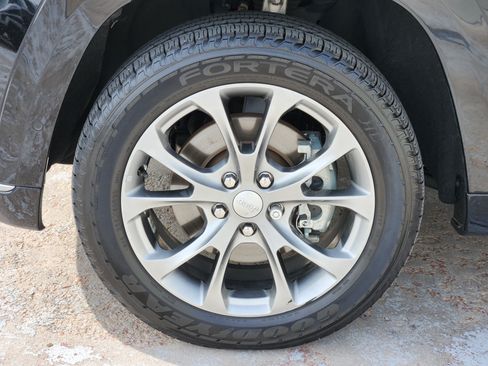 Used 2021 Jeep Grand Cherokee Summit AWD/4WD image 15