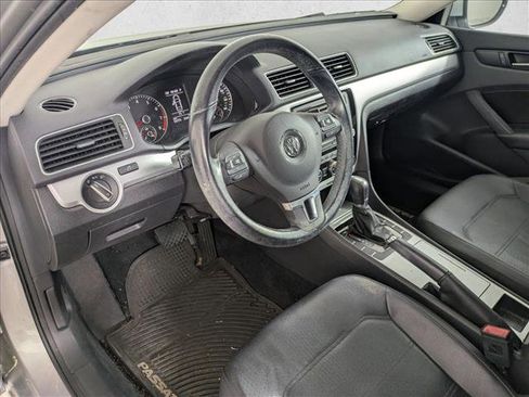 Used 2012 Volkswagen Passat 2.5 SE image 4