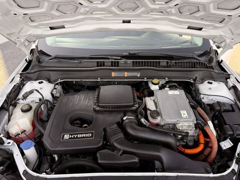 Used 2019 Ford Fusion SE FWD image 40