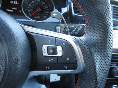 Used 2020 Volkswagen Golf 4-Door image 30