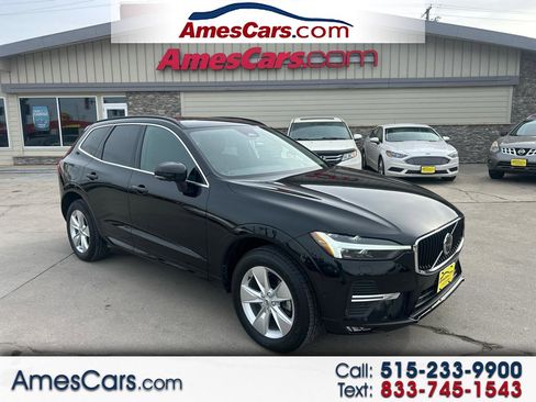 Used 2022 Volvo XC60 B5 Momentum image 1