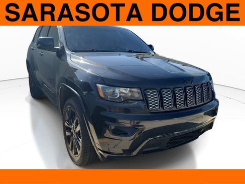 Used 2021 Jeep Grand Cherokee Laredo X AWD/4WD image 1