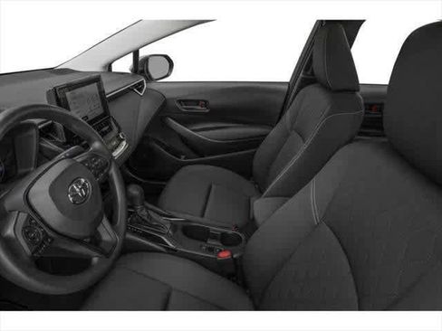Used 2025 Toyota Corolla LE image 6