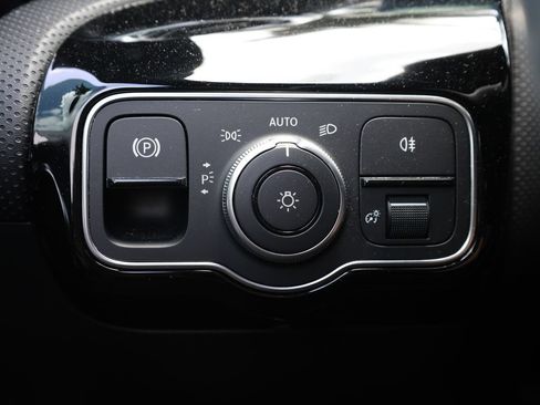 Used 2024 Mercedes-Benz CLA 250 image 31