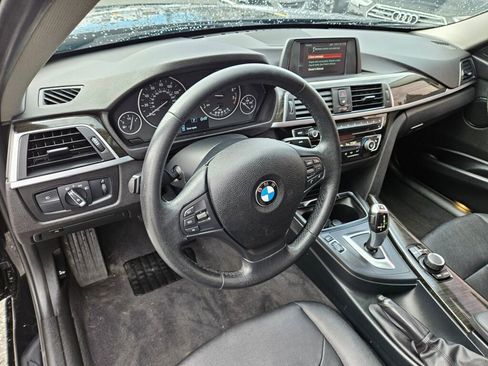 Used 2018 BMW 320i xDrive Sedan image 24
