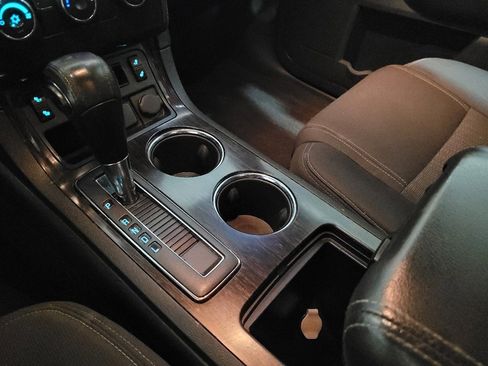 Used 2016 Chevrolet Traverse LT w/ Style and Technology Package image 26