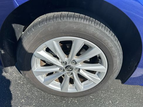 Used 2025 Toyota Corolla SE w/ SE Package image 9