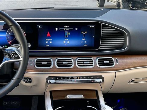 Used 2025 Mercedes-Benz GLE 350 4MATIC image 6