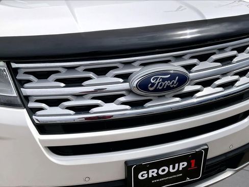 Used 2019 Ford Explorer XLT w/ Equipment Group 202A FWD image 29