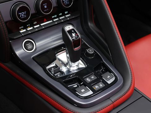 Used 2023 Jaguar F-TYPE R image 32