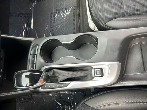 Used 2025 Buick Envista Preferred image 41