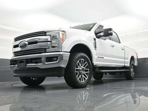 Used 2019 Ford F250 Lariat w/ Lariat Ultimate Package AWD/4WD image 23