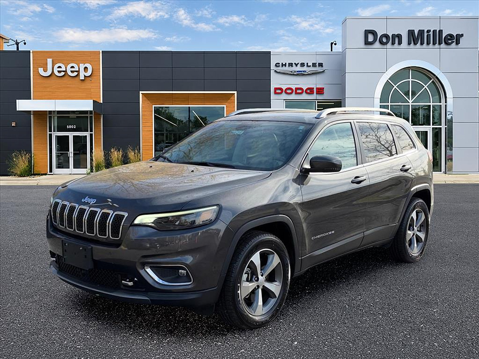 Certified 2021 Jeep Cherokee Limited w/ Elite Package AWD/4WD image 1