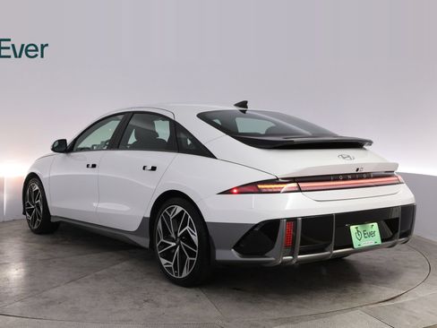 Used 2024 Hyundai Ioniq 6 Limited RWD image 17