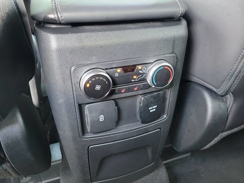 Used 2023 Ford Explorer Platinum w/ Technology Package AWD/4WD image 16