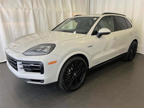 New 2026 Porsche Cayenne E-Hybrid image 1