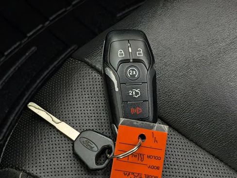 Used 2016 Ford Fusion Titanium AWD/4WD image 33