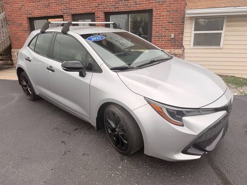 Used 2022 Toyota Corolla SE FWD image 2