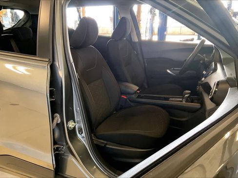 Used 2021 Nissan Kicks SV image 8