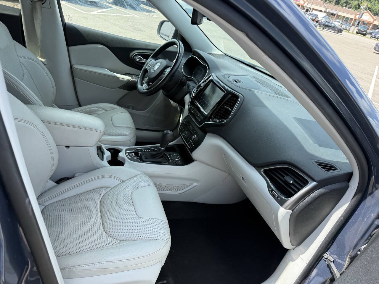 Used 2020 Jeep Cherokee Limited w/ Technology Group FWD image 14