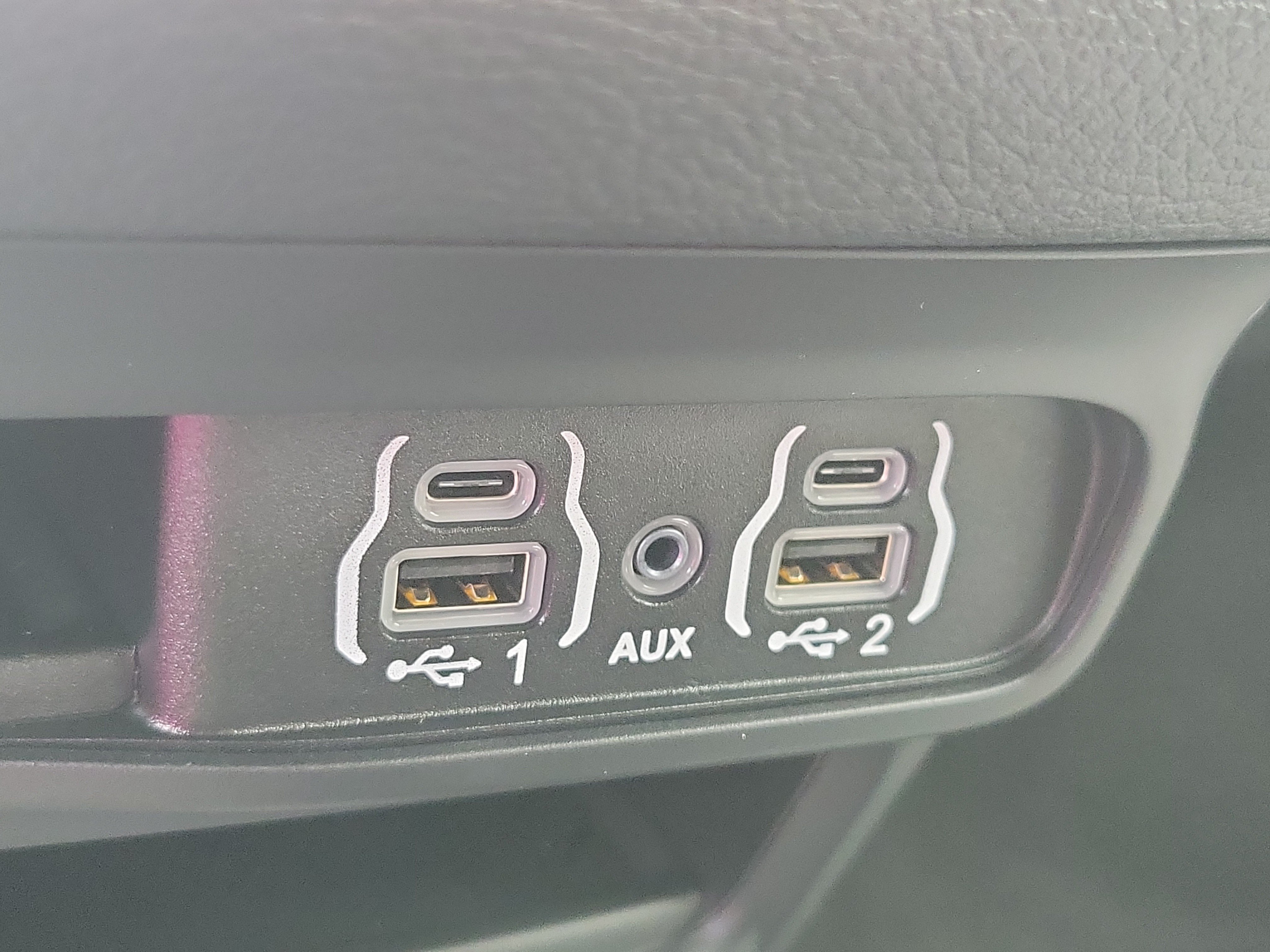 Used 2025 Chrysler Pacifica Select FWD image 24
