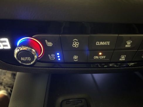 Used 2020 Buick Enclave Premium w/ Sun and Sites Package AWD/4WD image 29