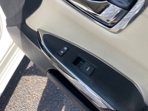 Used 2017 Toyota Avalon XLE FWD image 20