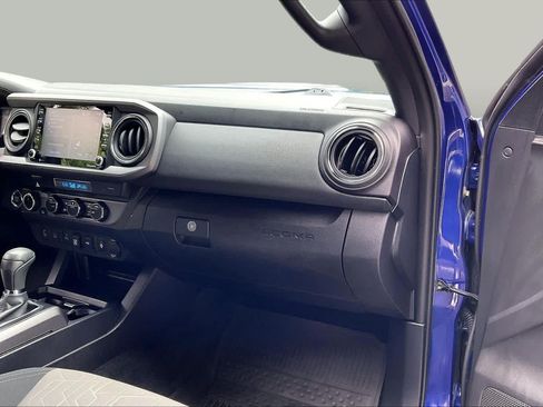 Used 2023 Toyota Tacoma TRD Sport w/ Technology Package AWD/4WD image 17