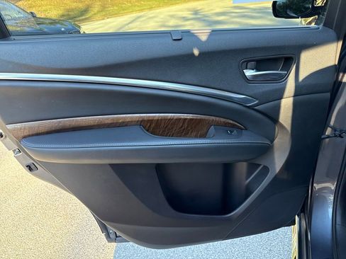 Used 2017 Acura MDX SH-AWD w/ Advance Package image 30